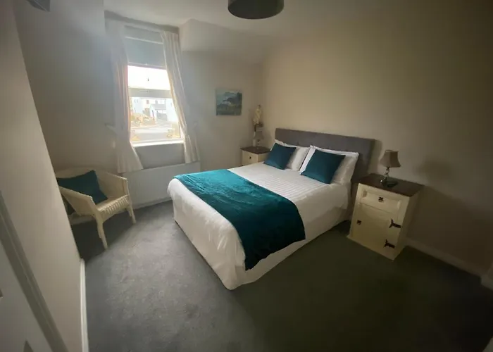 לינה וארוחת בוקר Suantrai 3*