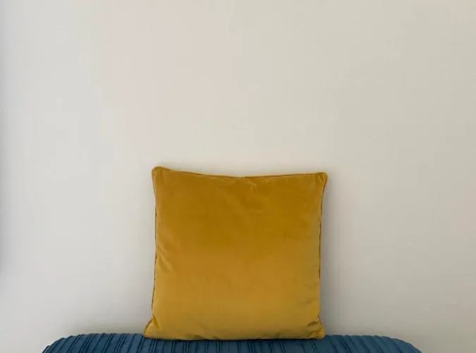 Suantrai לינה וארוחת בוקר דולין