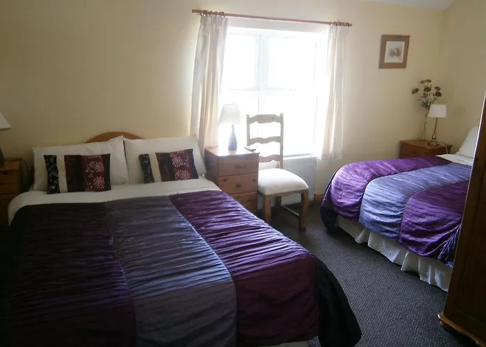 לינה וארוחת בוקר Suantrai 3*